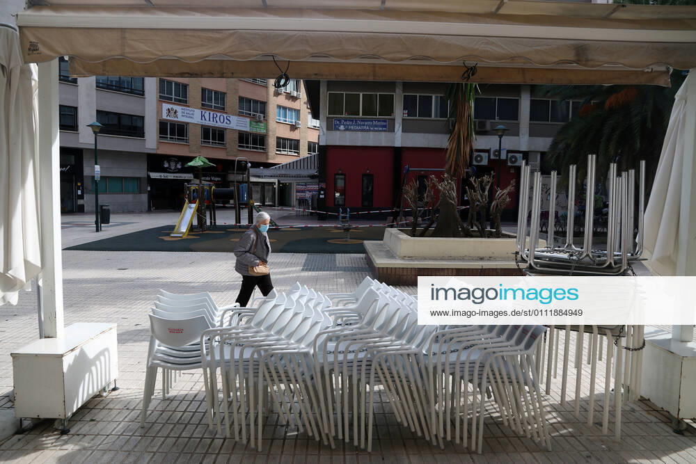 Cessation of all non-essential activity in Malaga capital due to the rate of a thousand infections that exceeded in the last 14 days, from today both the hostelerias as any activity marked as non-essential close their doors for the next two weeks, in the image shops closed in the central streets of Malaga on February 3, 2021. 03 FEBRUARY 2021 Ãlex Zea LagenciaEP 02 03 2021 Malaga (Andalusia) Malaga (Andalusia) Spain