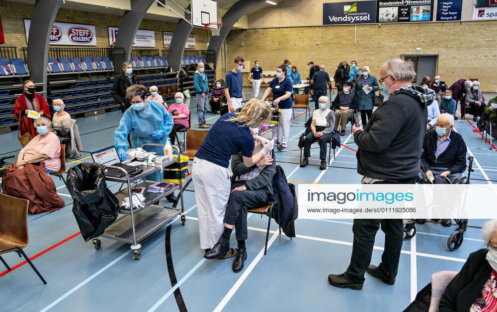 The vaccination with the Moderna vaccine for 85 citizens is underway in Broenderslevhallen, Thursday 4 February 2021 This is the first time Moderna has been used in Denmark. Specifically, these are the oldest citizens in the target group. target group, Broenderslev Jylland Denmark