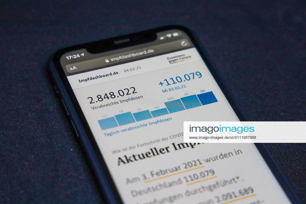 Vaccination dashboard of the Federal Ministry of Health Current vaccination status DEU, Germany, Berlin, 04 02 2021 Impfdashboard de Status 03 February 2021, 12 00 clock, displayed on an iPhone Progress of COVIDâ â 19â â vaccination.