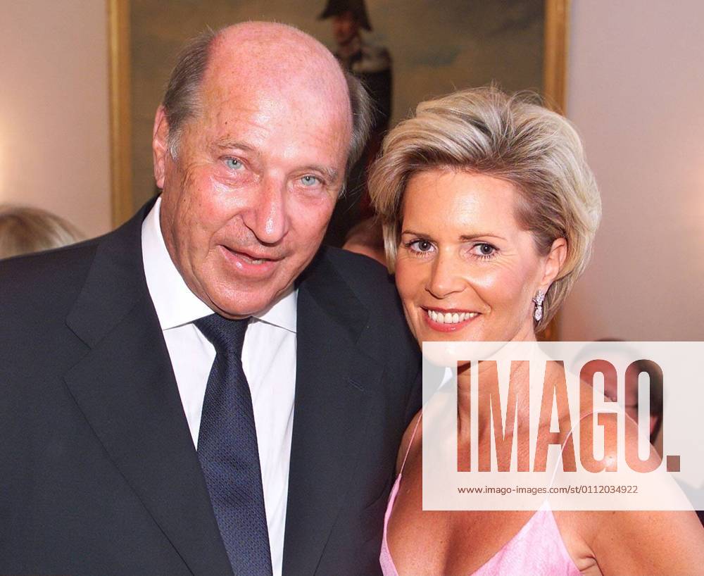 Photo Henry H Herrmann Theme Auction for the Foundation of Mrs Lea Rabin in Bellevue Palace Entrepreneur Dietrich u Claudia Garski