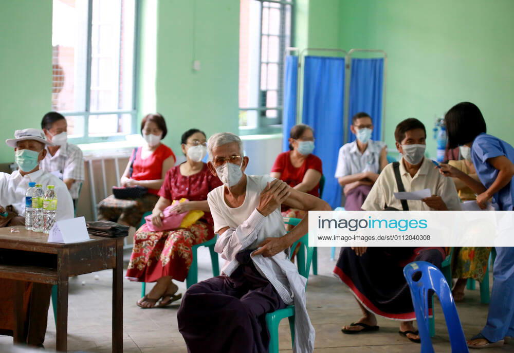 (210205) -- YANGON, Feb. 5, 2021 -- People are seen at a waiting area after receiving the COVID-19 vaccine at a school in Yangon, Myanmar, Feb. 5, 2021. Myanmar resumed the vaccination program against COVID-19 across the country on Friday, according to an announcement from the Health and Sports Ministry. (Photo by Xinhua) MYANMAR-VACCINATION-COVID-19-RESUMPTION Haymhan