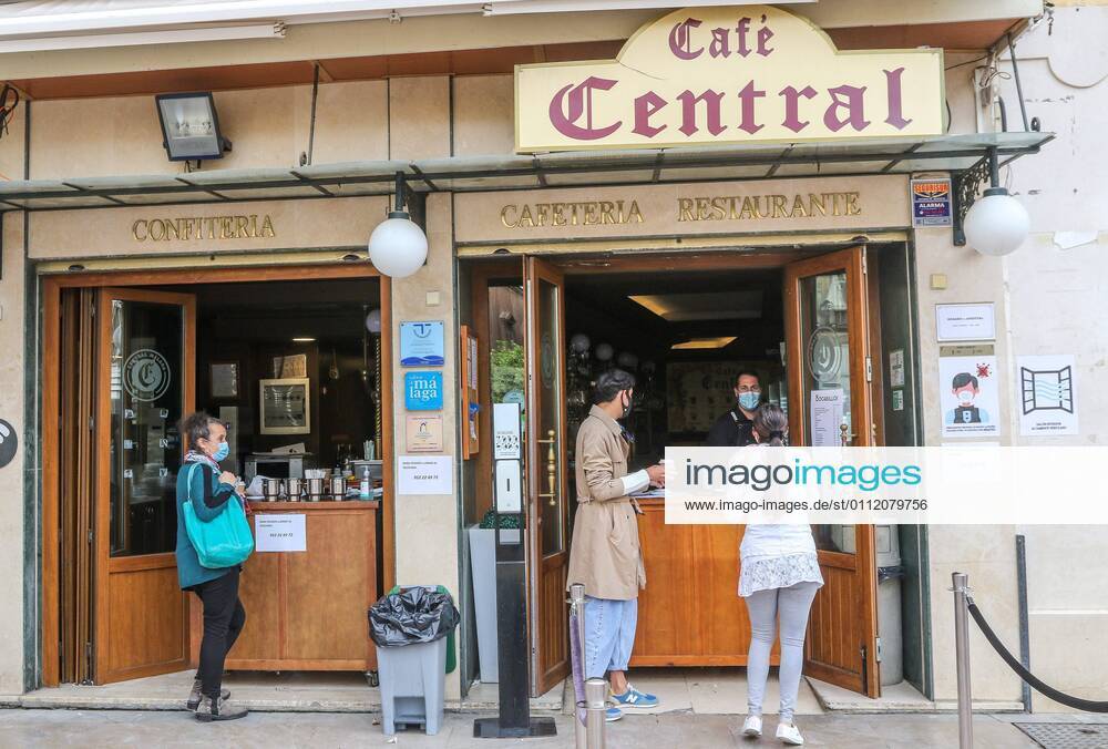 Malaga the take away service is the only option for restaurants and cafes for the closure of non essential shops in Andalucia by coronavirus Cordon Press FOTOSxLORENZOxCARNERO CORDONPRESS