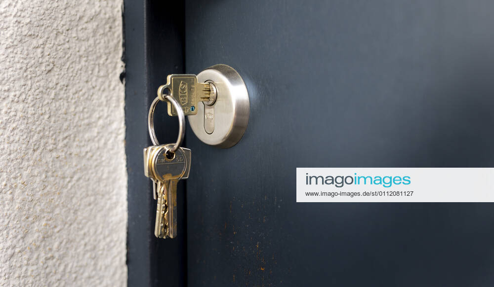 Topic Key is stuck from the outside in the front door Bonn Germany