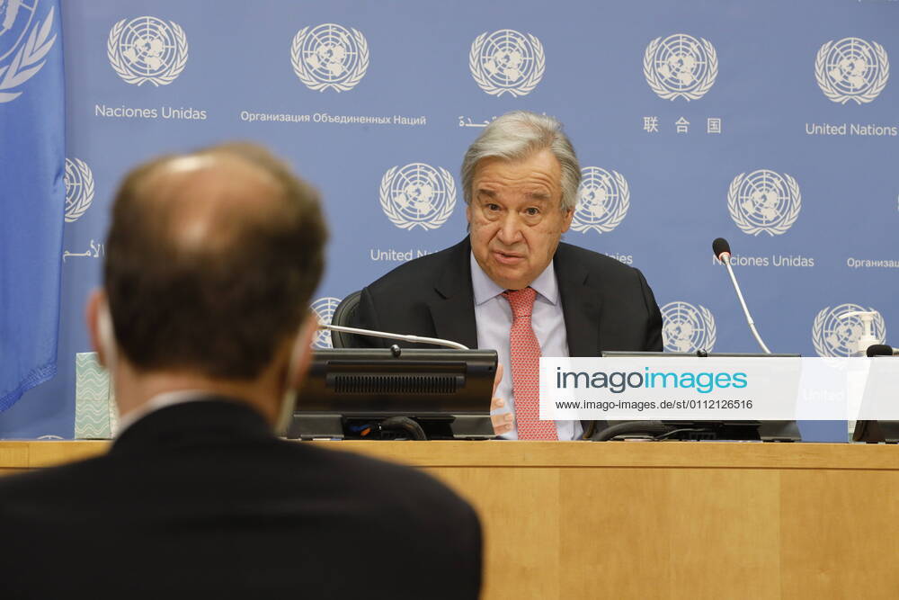 (210205) -- UNITED NATIONS, Feb. 5, 2021 -- UN Secretary-General Antonio Guterres (R) speaks during a press conference at the UN headquarters in New York, on Feb. 5, 2021. Guterres on Friday welcomed the agreement on a new interim executive authority for Libya. ) UN-GUTERRES-LIBYA-INTERIM EXECUTIVE AUTHORITY-AGREEMENT XiexE