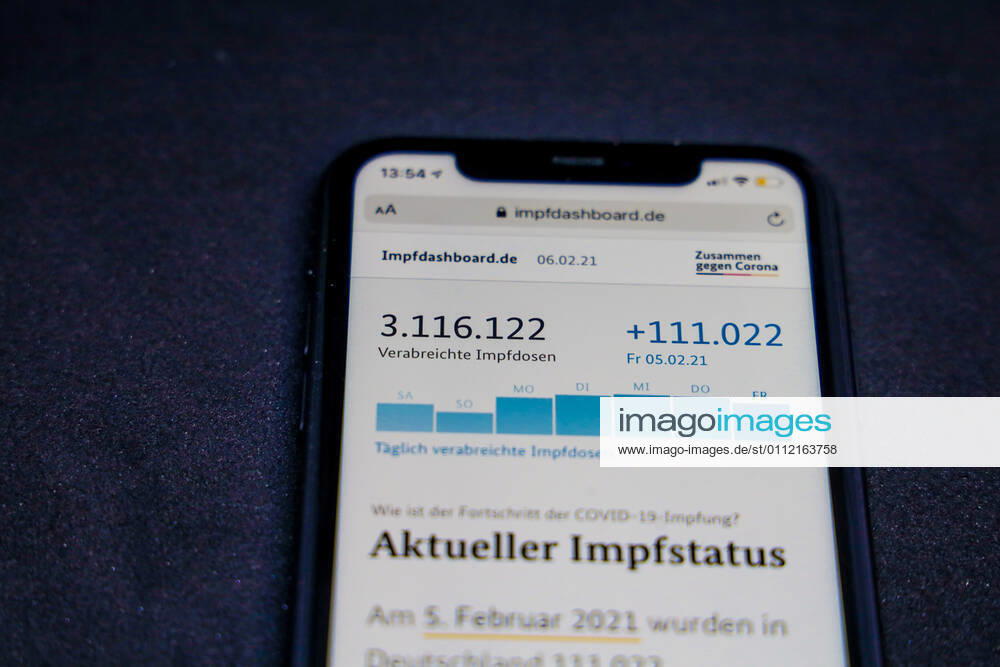 Vaccination dashboard of the Federal Ministry of Health Current vaccination status DEU, Germany, Berlin, 06 02 2021 Impfdashboard de Stand 06 Februar 2021, 10 15 Uhr, angezeigt auf einem iPhone Fortschritt der COVIDâ â 19â â vaccination.