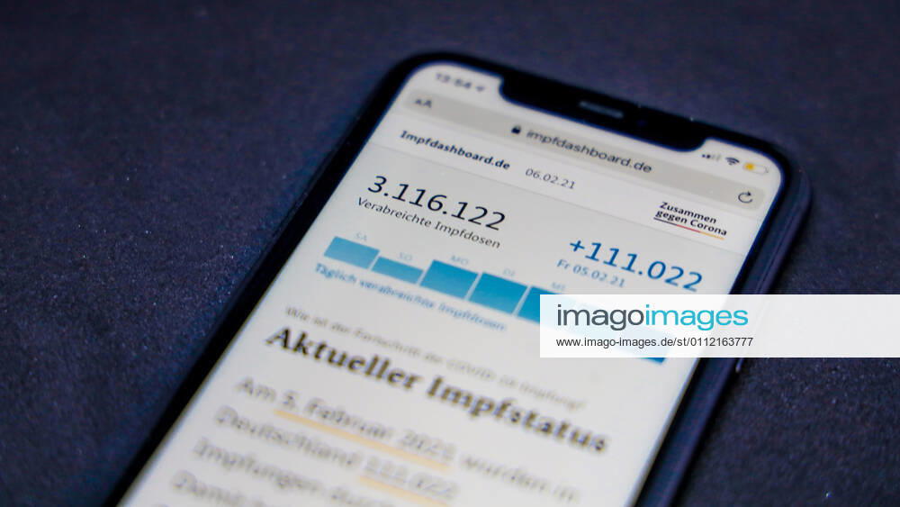 Vaccination dashboard of the Federal Ministry of Health Current vaccination status DEU, Germany, Berlin, 06 02 2021 Impfdashboard de Stand 06 Februar 2021, 10 15 Uhr, angezeigt auf einem iPhone Fortschritt der COVIDâ â 19â â vaccination.
