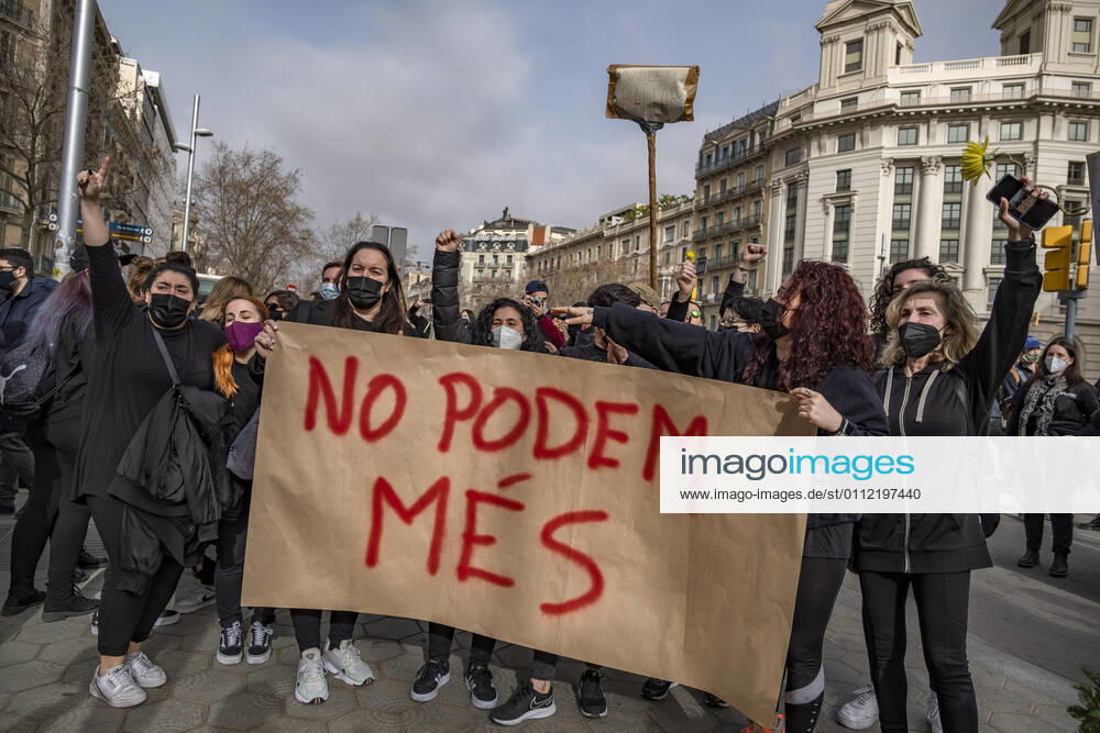 Protesters hold a banner saying we can t take it anymore during the demonstration..Professionals, teachers and students of the Dance schools have gathered in Passeig de Grà cia to demand the suspension of the restrictive measures derived from the Covid infections to recover dance classes and return to work. Barcelona Spain - ZUMAs197 20210206_zaa_s197_131