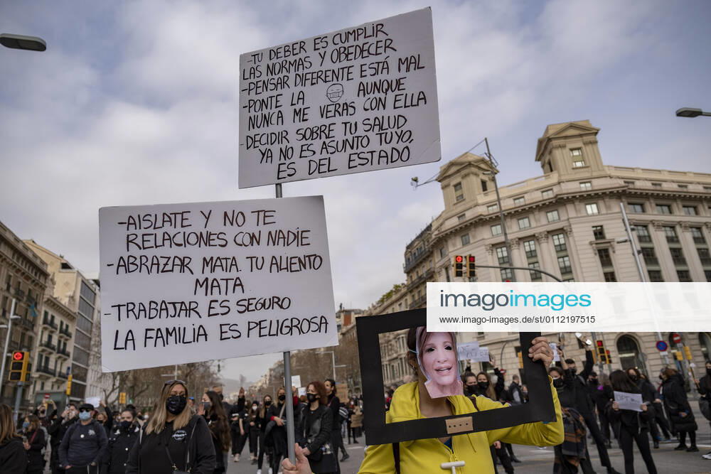 Protesters hold placards during the demonstration in Passeig de GrÃ cia..Professionals, teachers and students of the Dance schools have gathered in Passeig de GrÃ cia to demand the suspension of the restrictive measures derived from the Covid infections to recover dance classes and return to work. Barcelona Spain - ZUMAs197 20210206_zaa_s197_133