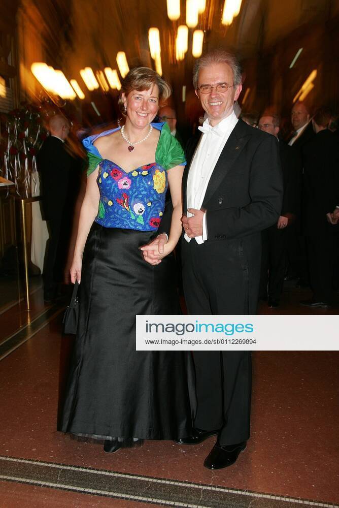 2 SemperOperaball Copyright IMAGO Herrmann19 01 2007 Topic 2 SemperOperaball in the Semperoper in Dresden Semper Opera Ball with the guests Princess Gisela and Prince Alexander of Saxony