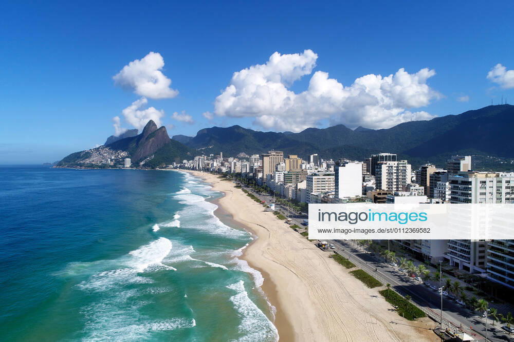 Brazil under COVID-19 RIO DE JANEIRO, BRAZIL, APR 20: COVID 19 - Drone view of Ipanema Beach empty due to pandemic lockdown on April 20, 2020. ( Photo by Chico Ferreira Penta Press ) Rio de Janeiro Brazil 5952_228647