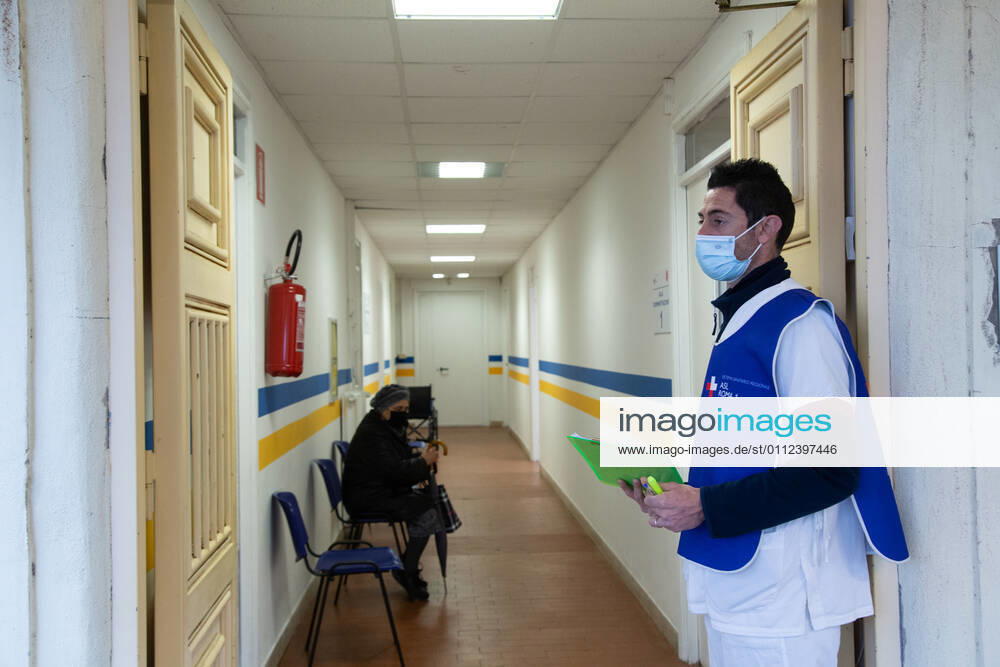 Italy: First COVID-19 vaccination for people over 80 in Rome ASL Roma 1 began the first vaccinations in Rome of the Pfizer BionTech vaccine at the Santa Maria della Pietà complex this morning, February 8, 2021, to people over 80 years old Rome Italy
