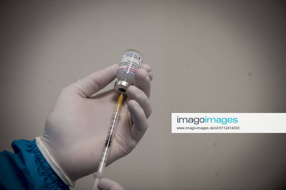 Covid vaccinations begin today in Lazio - 19 for the elderly over 80 in the photo the vaccination center of the Biomedical Campus Editorial Usage Only
