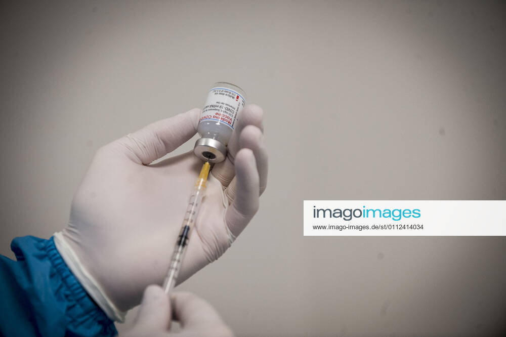 Covid vaccinations begin today in Lazio - 19 for the elderly over 80 in the photo the vaccination center of the Biomedical Campus Editorial Usage Only