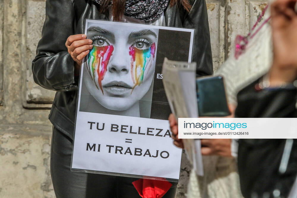 February 8, 2021 (Malaga) the Integral Aesthetic Platform is against the closure of beauty and aesthetic centers and in defense of being considered an essential activity at the door of the Government Delegation of Malaga - ZUMAc161 20210208_zap_c161_012