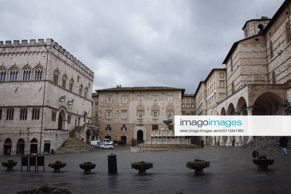 Perugia in the red zone. The capital and the province in full state of emergency covid 19 also due to the variants of the virus present in the area. the city is back in full lockdown. the deserted historic center. anguish and fear reign. 4 November square Editorial Usage Only