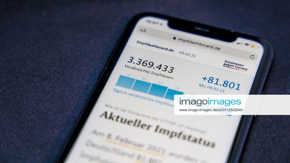 Vaccination dashboard of the Federal Ministry of Health Current vaccination status DEU, Germany, Berlin, 09 02 2021 Impfdashboard de Status 09 February 2021, 13 10 clock, displayed on an iPhone progress of COVIDâ â 19â â vaccination.