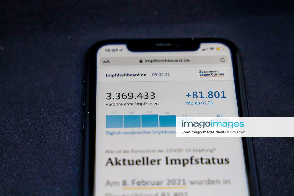 Vaccination dashboard of the Federal Ministry of Health Current vaccination status DEU, Germany, Berlin, 09 02 2021 Impfdashboard de Status 09 February 2021, 13 10 clock, displayed on an iPhone progress of COVIDâ â 19â â vaccination.