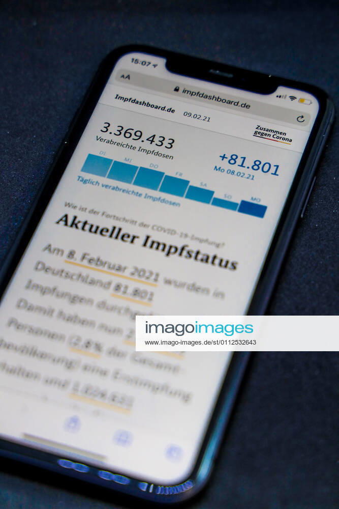 Vaccination dashboard of the Federal Ministry of Health Current vaccination status DEU, Germany, Berlin, 09 02 2021 Impfdashboard de Status 09 February 2021, 13 10 clock, displayed on an iPhone progress of COVIDâ â 19â â vaccination.