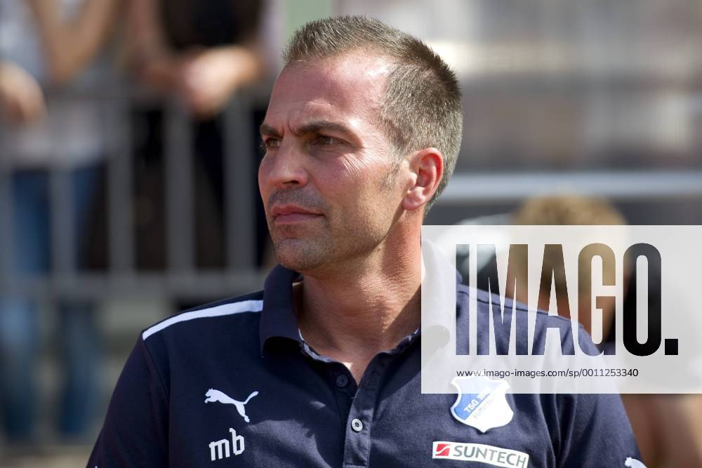 Trainer Markus BABBEL (1899), Porträt, Porträt, Portrait, nachdenklich, nachdenkend, Fussball DFB Pokal 1.Runde, Berliner AK 07 (BAK) - TSG 1899 Hoffenheim (1899) 4:0 am 18.08.2012 in Berlin, saison1213