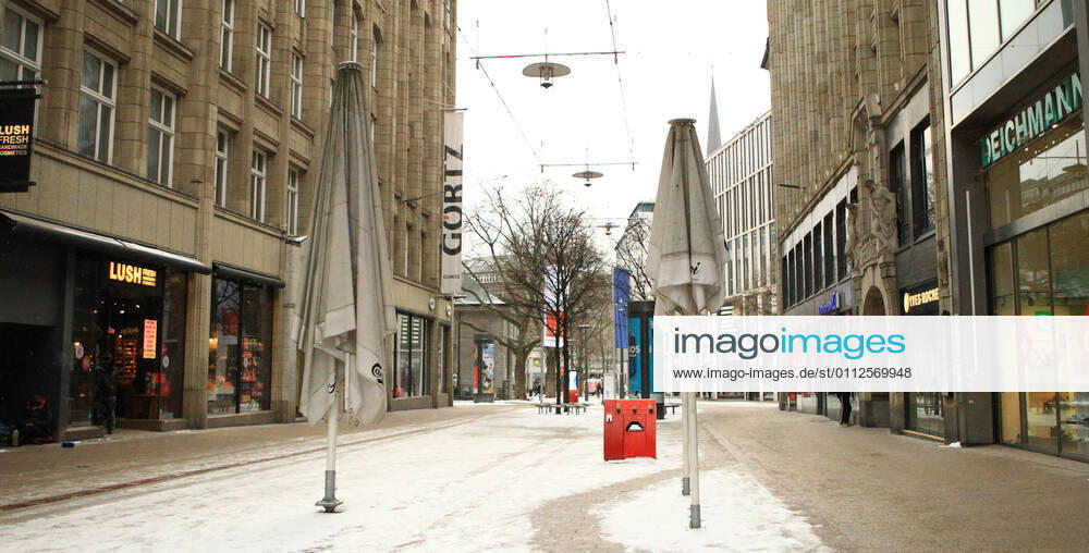 The shopping street Spitalerstrasse downtown Hamburg, almost deserted during the lockdown