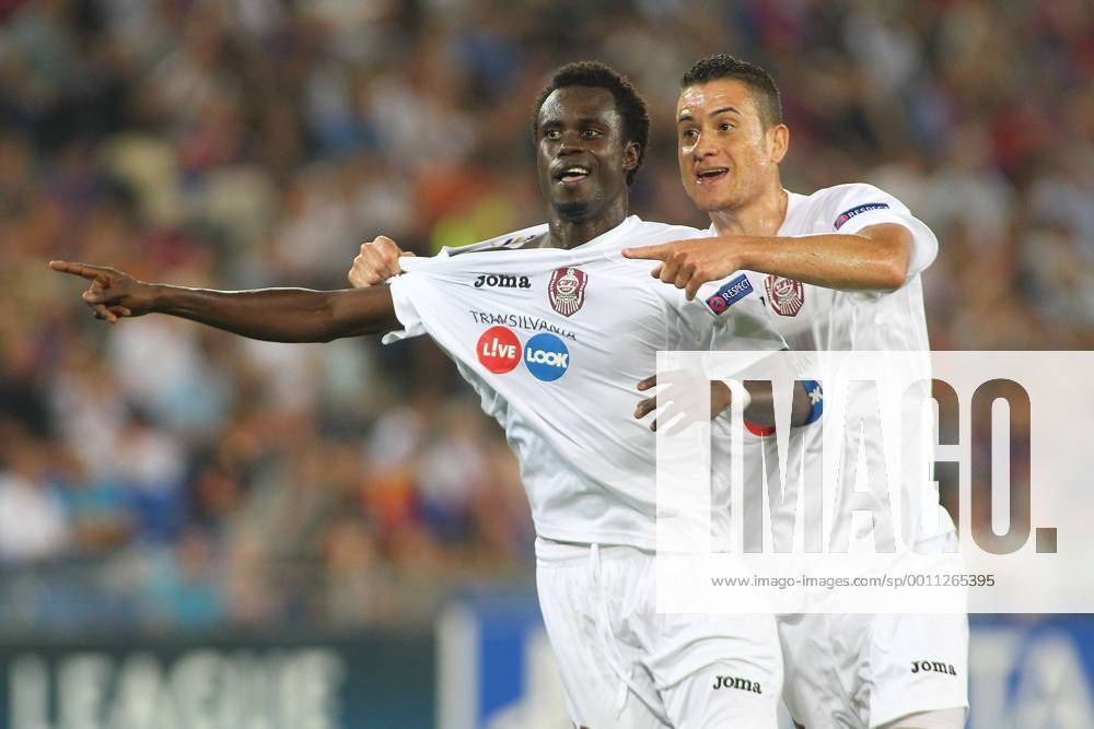 St Jakob Park Basel , SCHWEIZ , Herren Fussball UEFA Champions League Qualifikation Saison 2012 2013 FC Basel - CFR Cluj 1:2 Torjubel Modou Sougou (li) und Ronny (Cluj) ; Jubel , Aktion