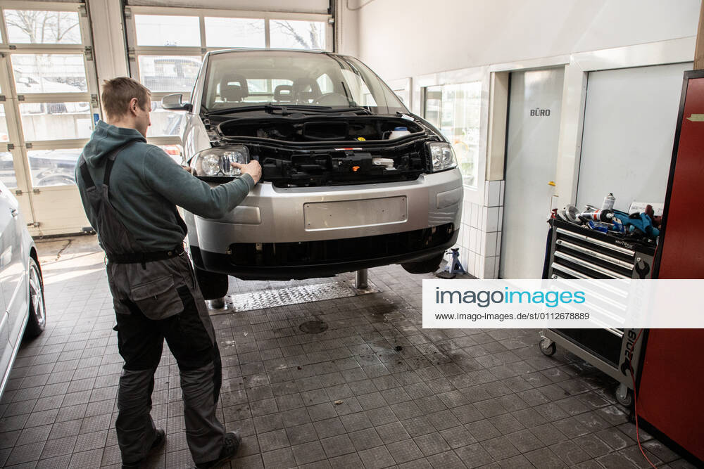 Düsseldorf repair of damage to car paintwork Düsseldorf North Rhine-Westphalia Germany