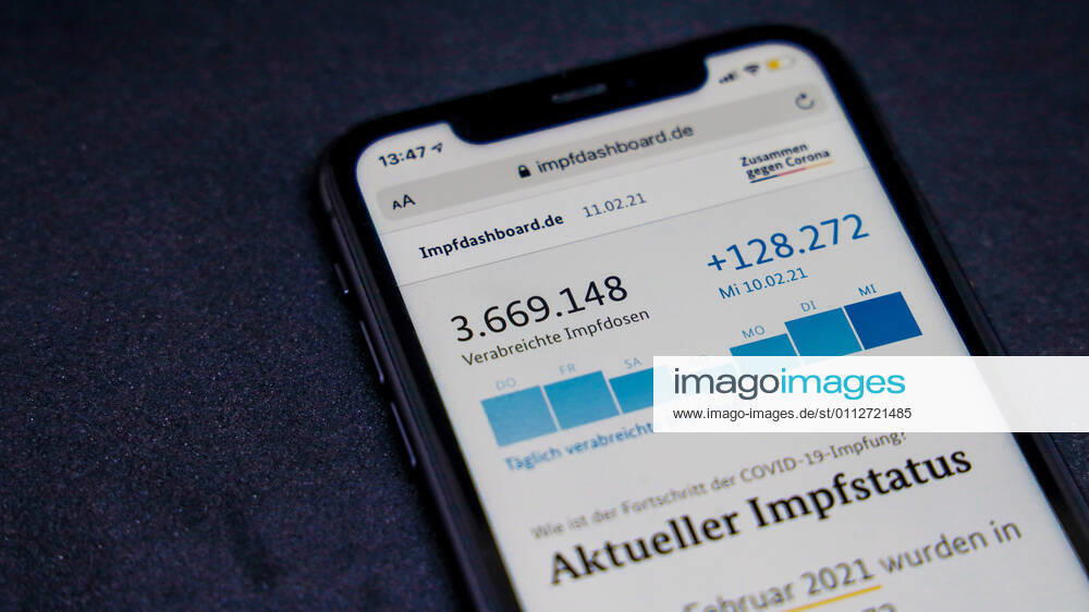 Vaccination dashboard of the Federal Ministry of Health Current vaccination status DEU, Germany, Berlin, 11 02 2021 Impfdashboard de Status 11 February 2021, 11 10 clock, displayed on an iPhone Progress of COVIDâ â 19â â vaccination.