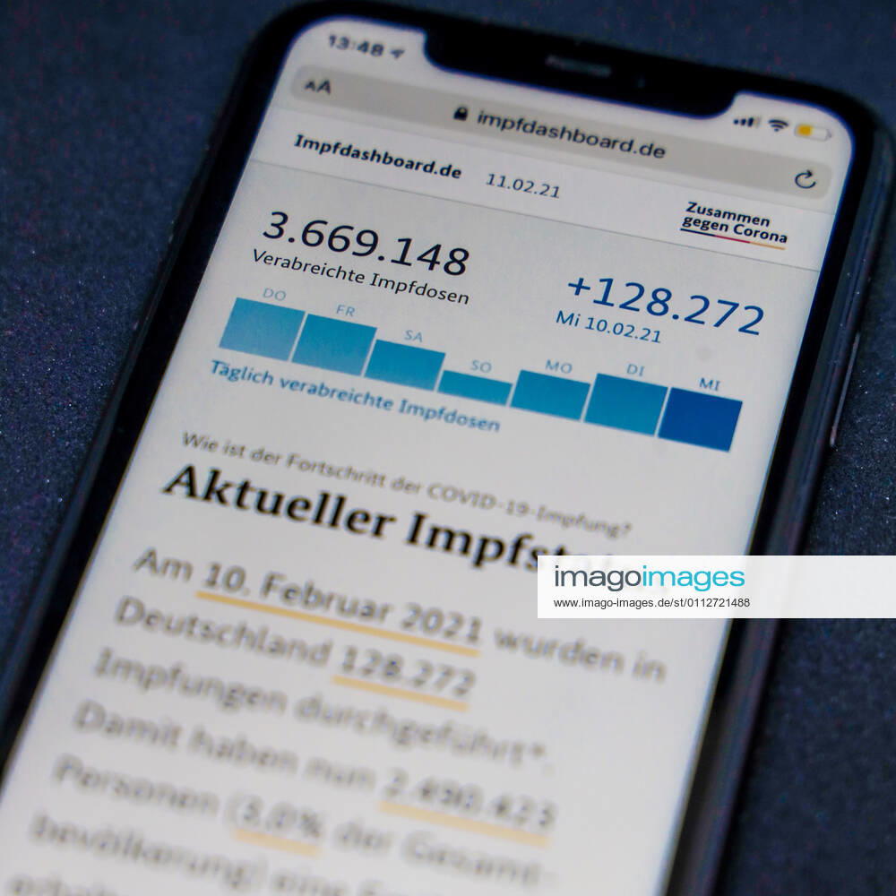 Vaccination dashboard of the Federal Ministry of Health Current vaccination status DEU, Germany, Berlin, 11 02 2021 Impfdashboard de Status 11 February 2021, 11 10 clock, displayed on an iPhone Progress of COVIDâ â 19â â vaccination.