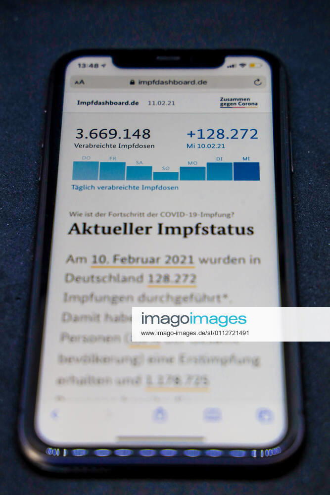 Vaccination dashboard of the Federal Ministry of Health Current vaccination status DEU, Germany, Berlin, 11 02 2021 Impfdashboard de Status 11 February 2021, 11 10 clock, displayed on an iPhone Progress of COVIDâ â 19â â vaccination.