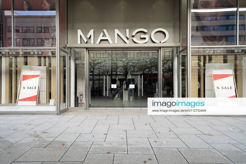 Germany Hesse Frankfurt 11 02 2021 Impressions from Frankfurt Lockdown Extension Mango is a multinational fashion group headquartered north of Barcelona, dedicated to the design, manufacture and sale of womens and mens fashion and accessories Mango has closed Impressions from Frankfurt