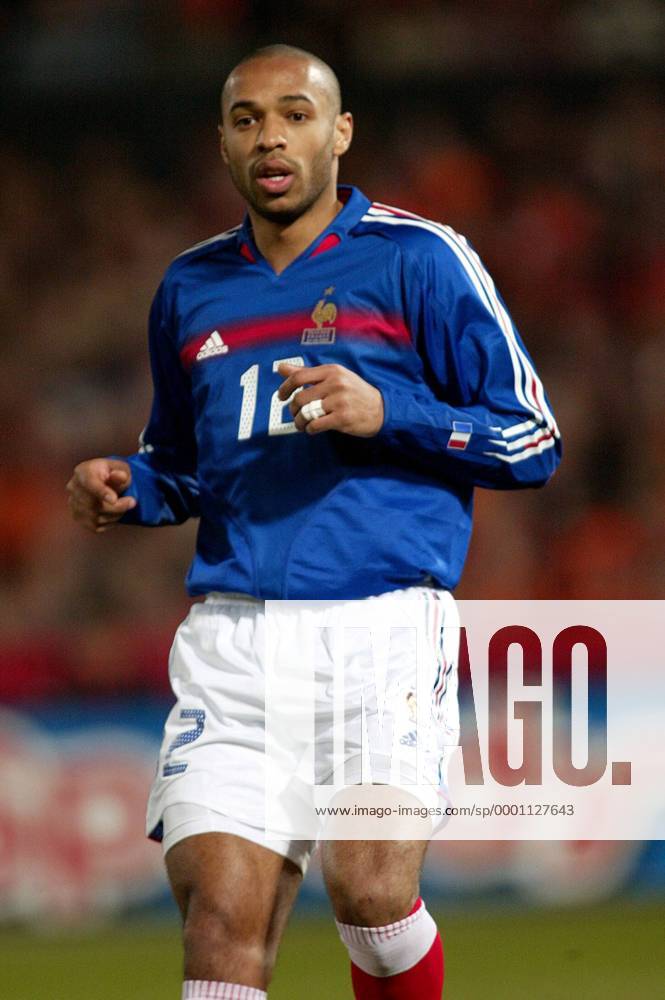 Thierry Henry (Frankreich) Fußball Länderspiel Herren Freundschaftsspiel 2004, Testspiel, Länderspiel, Nationalmannschaft, Nationalteam, Nationaltrikot Einzelbild Rotterdam Dynamik,