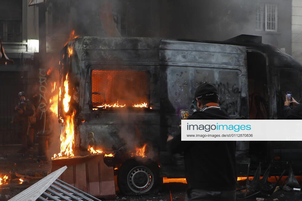 Protests by prisoners of the social outbreak in the center of the capital during the coronavirus pandemic Dragomir Yankovic Aton Chile, Santiago Chile Aton 488487
