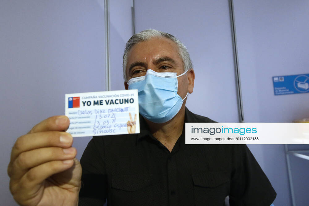 The mayor of La Florida, Rodolfo Carter and the president of the College of Teachers, Carlos Diaz, accompany teachers and education assistants who work in schools in the commune, to the inoculation against Covid 19 In addition, the doors of Espacio Esperanza are