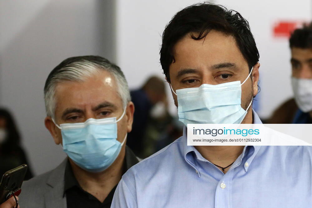 The mayor of La Florida, Rodolfo Carter and the president of the College of Teachers, Carlos Diaz, accompany teachers and education assistants who work in schools in the commune, to the inoculation against Covid 19 In addition, the doors of Espacio Esperanza are