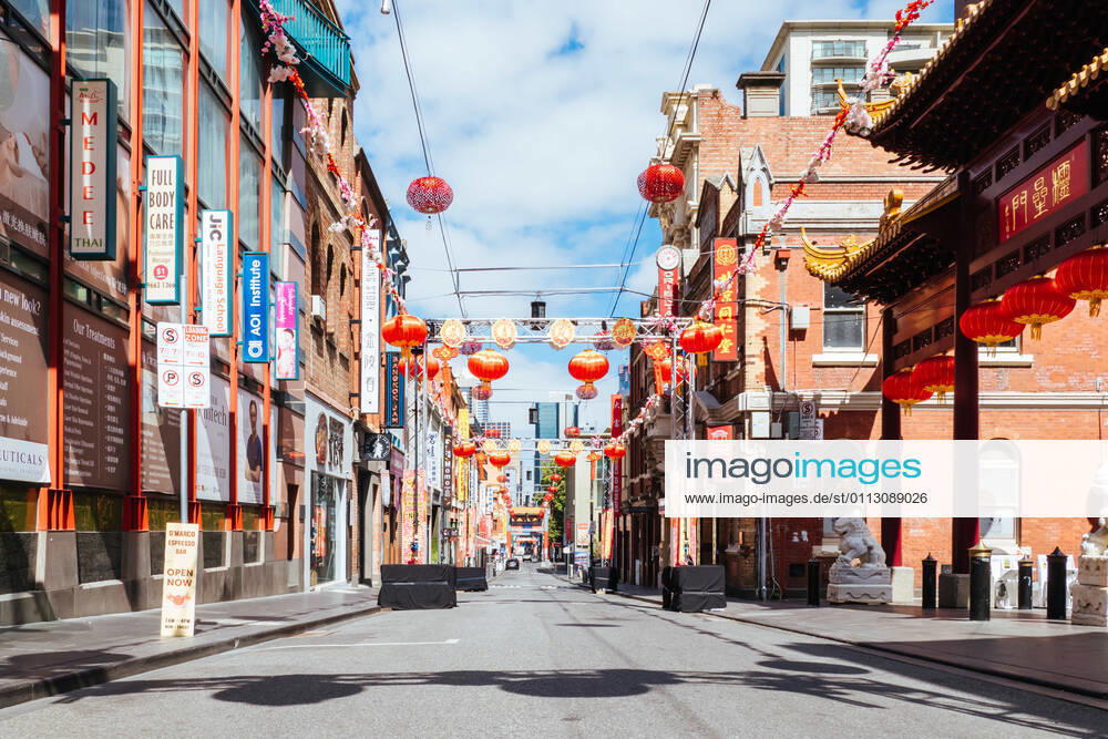 Melbourne, Australia - February 15 2021: Cafes and retail shops closed in Melbourne s Chinatown at the start of a circuit breaker lockdown imposed suddenly by the Victorian Government. This is due to increasing numbers of COVID-19 cases in north western Melbourne. - ZUMAp121 20210215_zsp_p121_005