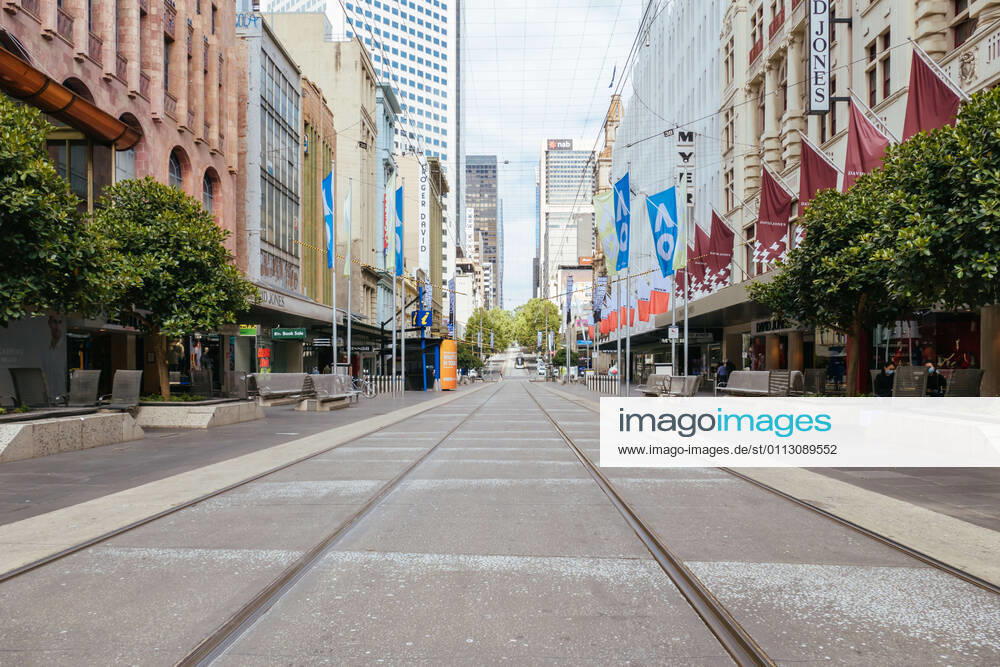 Melbourne, Australia - February 15 2021: Cafes and retail shops closed in Bourke St with police patrol at the start of a circuit breaker lockdown imposed suddenly by the Victorian Government. This is due to increasing numbers of COVID-19 cases in north western Melbourne. - ZUMAp121 20210215_zsp_p121_014