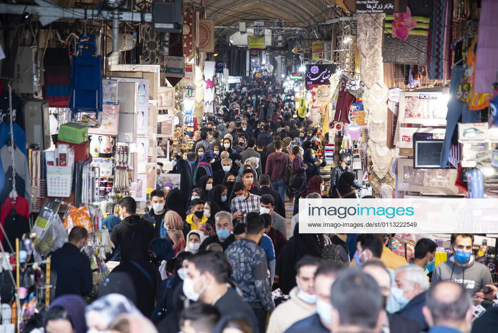 Iran: Warning for the fourth wave of the coronavirus outbreak Crowds of people in Tehran s Grand Bazaar amid the COVID-19 outbreak in Tehran, Iran. Since the beginning of February 2021, the number of people infected with the Coronavirus has been increasing in Iran. Tehran Tehran Iran