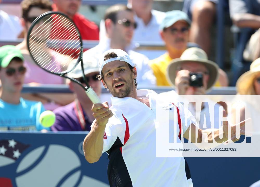US Open 2012, USTA Billie Jean King National Tennis Center, Flushing Meadows, New York, ITF Grand Slam Tennis Tournament . Philipp Petzschner (GER) Aktion, Einzelbild, , Querformat,