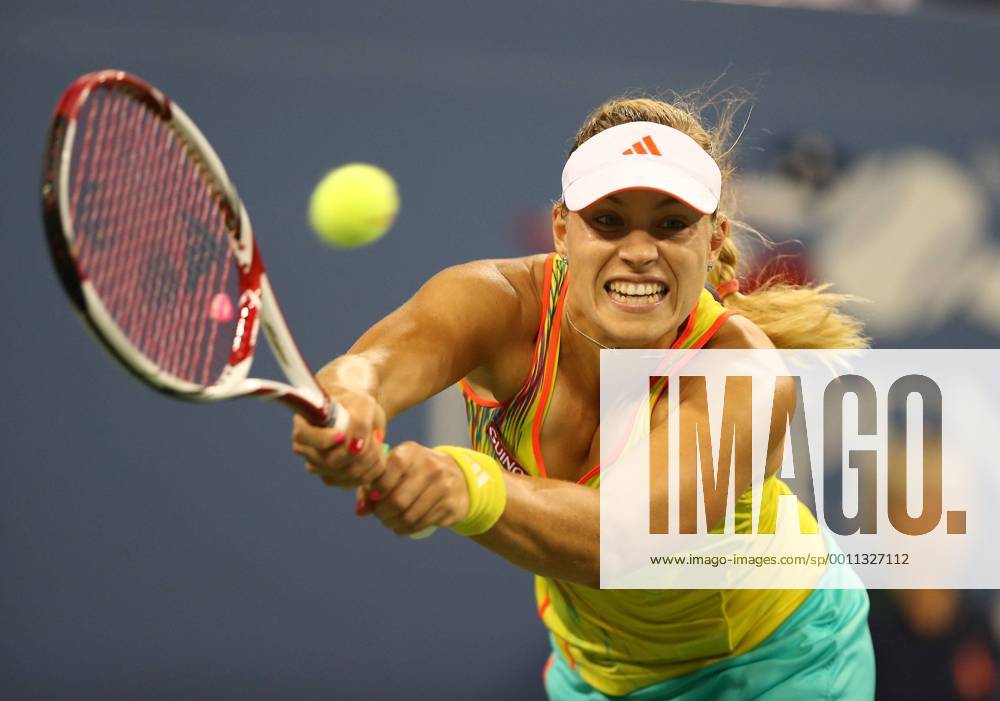 US Open 2012, USTA Billie Jean King National Tennis Center, Flushing Meadows, New York, ITF Grand Slam Tennis Tournament . Angelique Kerber (GER) Aktion, Einzelbild, , Querformat,