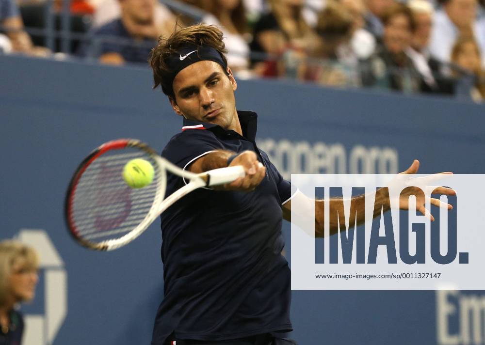 US Open 2012, USTA Billie Jean King National Tennis Center, Flushing Meadows, New York, ITF Grand Slam Tennis Tournament . Roger Federer (SUI) Aktion, Einzelbild, , Querformat,