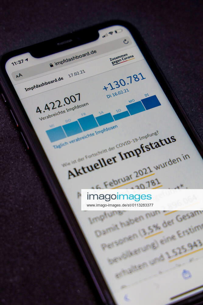 Vaccination dashboard of the Federal Ministry of Health Current vaccination status DEU, Germany, Berlin, 17 02 2021 Impfdashboard de As of 17 February 2021, 10 55 am, displayed on an iPhone Progress of COVIDâ â 19â â vaccination.