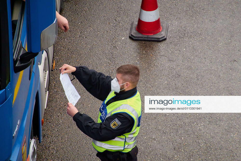 Policemen control every vehicle entering the border from Tyrol, Tirol to Germany due to the Corona virus disease (COVID-19) and mutations. on February 16, 2021 in Füssen, Bavaria, Germany