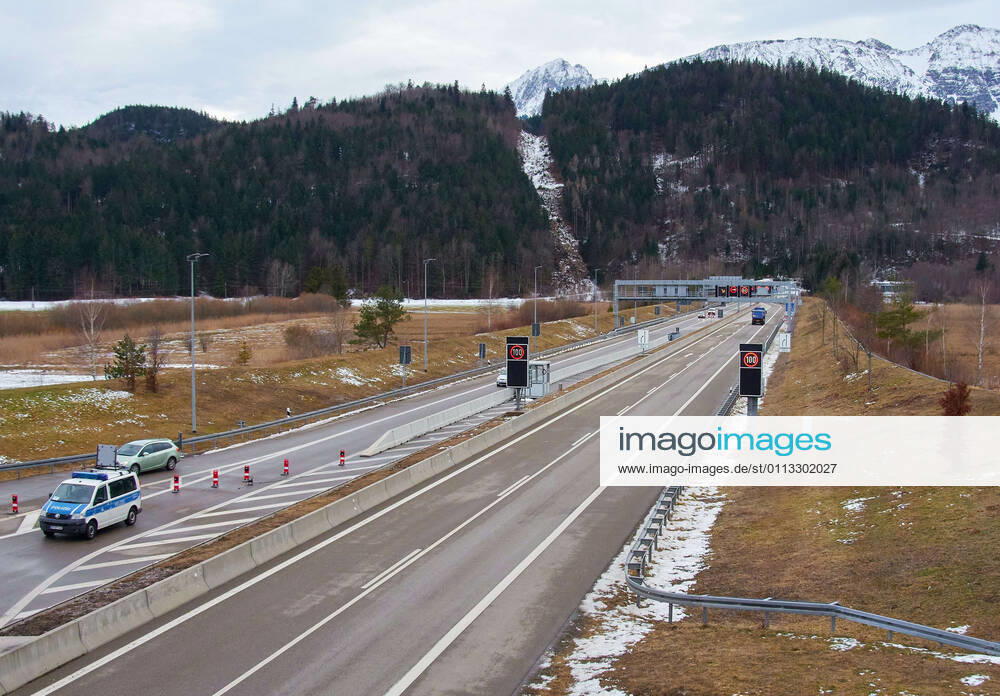 Policemen control every vehicle entering the border from Tyrol, Tirol to Germany due to the Corona virus disease (COVID-19) and mutations. on February 16, 2021 in Füssen, Bavaria, Germany