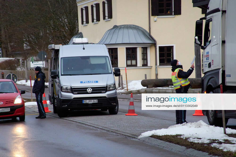 Policemen control every vehicle entering the Weisshaus border from Tyrol, Tirol to Germany due to the Corona virus disease (COVID-19) and mutations. on February 16, 2021 in Füssen, Bavaria, Germany