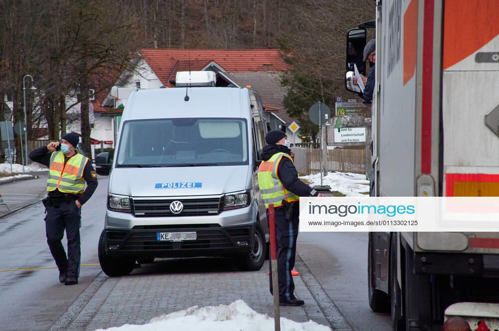 Policemen control every vehicle entering the Weisshaus border from Tyrol, Tirol to Germany due to the Corona virus disease (COVID-19) and mutations. on February 16, 2021 in Füssen, Bavaria, Germany