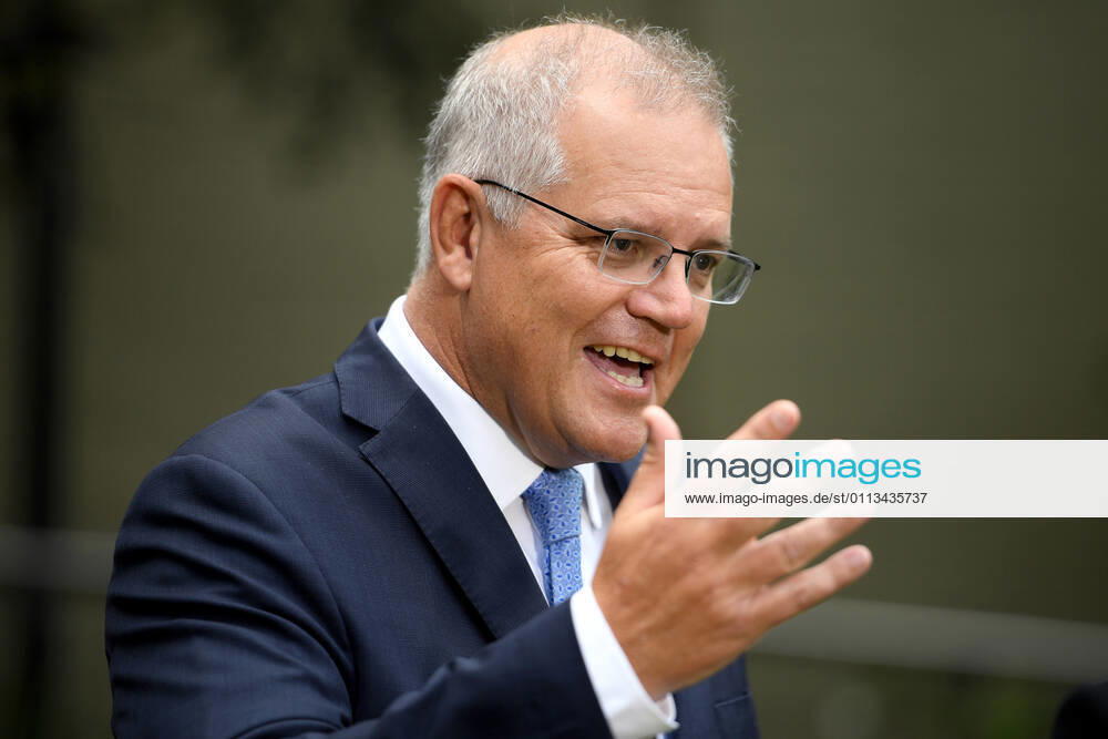 SCOTT MORRISON VACCINE HOSPITAL TOUR, Prime Minister Scott Morrison addresses media following a tour of a COVID-19 vaccination hub at Royal Prince Alfred hospital in Sydney, Friday, February 19, 2021. The first COVID-19 vaccinations in NSW will take place on Monday, with the Pfizer jab to go out to frontline workers. ( NO ARCHIVING, , NO USE IN BOOKS WITHOUT CONSENT Sydney NSW AUSTRALIA