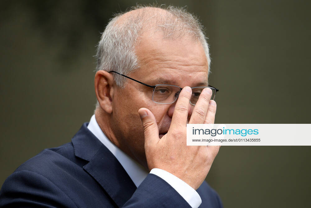 SCOTT MORRISON VACCINE HOSPITAL TOUR, Prime Minister Scott Morrison addresses media following a tour of a COVID-19 vaccination hub at Royal Prince Alfred hospital in Sydney, Friday, February 19, 2021. The first COVID-19 vaccinations in NSW will take place on Monday, with the Pfizer jab to go out to frontline workers. ( NO ARCHIVING, , NO USE IN BOOKS WITHOUT CONSENT Sydney NSW AUSTRALIA