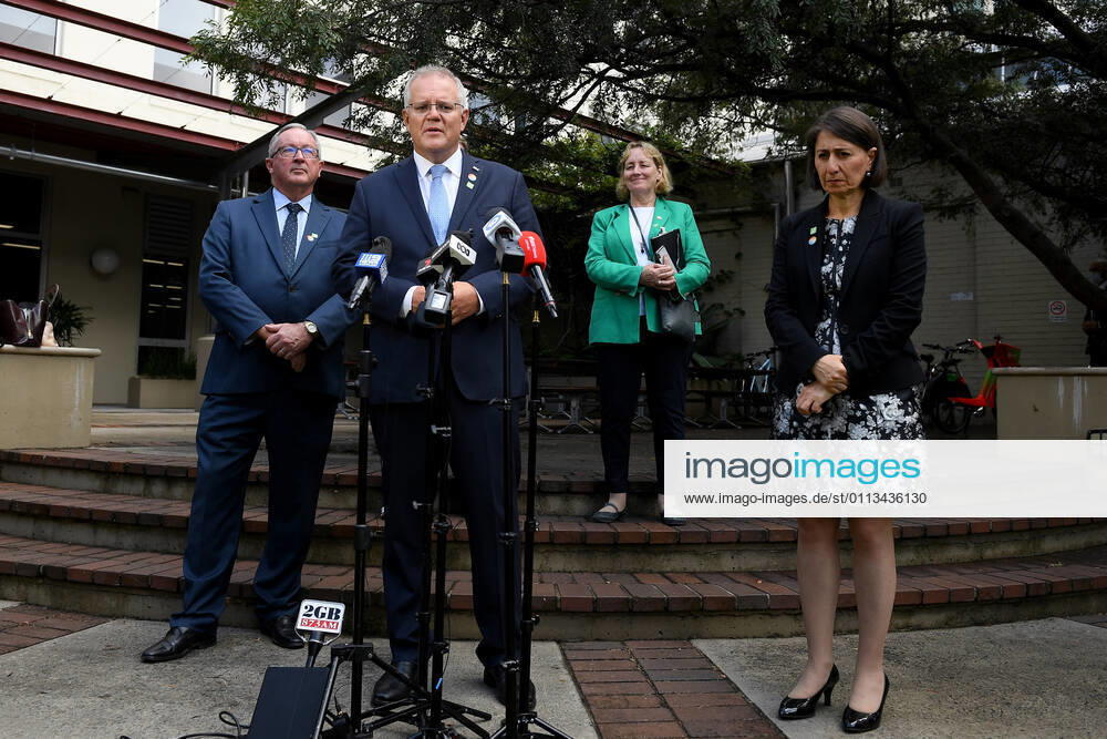 SCOTT MORRISON VACCINE HOSPITAL TOUR, Prime Minister Scott Morrison and NSW Premier Gladys Berejiklian address media following a tour of a COVID-19 vaccination hub at Royal Prince Alfred hospital in Sydney, Friday, February 19, 2021. The first COVID-19 vaccinations in NSW will take place on Monday, with the Pfizer jab to go out to frontline workers. ( NO ARCHIVING, , NO USE IN BOOKS WITHOUT CONSENT Sydney NSW AUSTRALIA