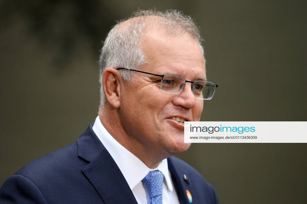 SCOTT MORRISON VACCINE HOSPITAL TOUR, Prime Minister Scott Morrison addresses media following a tour of a COVID-19 vaccination hub at Royal Prince Alfred hospital in Sydney, Friday, February 19, 2021. The first COVID-19 vaccinations in NSW will take place on Monday, with the Pfizer jab to go out to frontline workers. ( NO ARCHIVING, , NO USE IN BOOKS WITHOUT CONSENT Sydney NSW AUSTRALIA