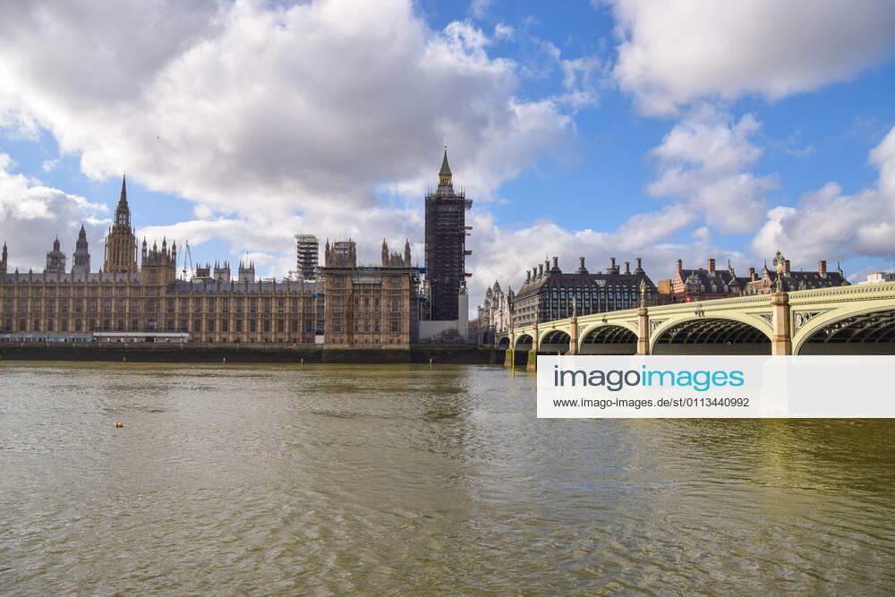 General view of the Houses of Parliament and Westminster Bridge, London..Coronavirus cases are falling across the UK, as the government prepares to present its plan for easing the lockdown restrictions. London United Kingdom - ZUMAs197 20210218_zaa_s197_197
